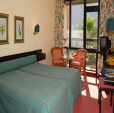 Hotel Estalagem Do Mar 3*